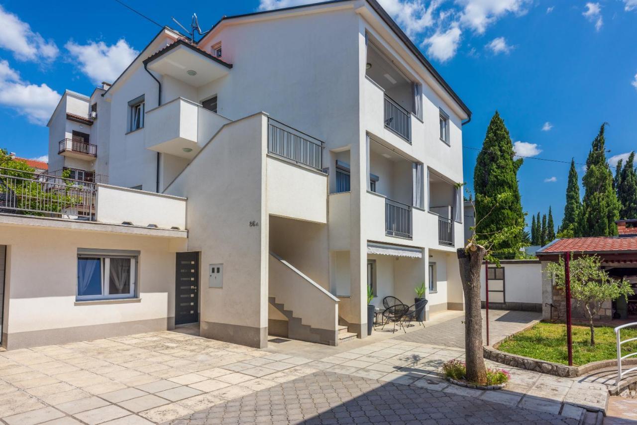 Apartments Luna Dramalj Exterior foto